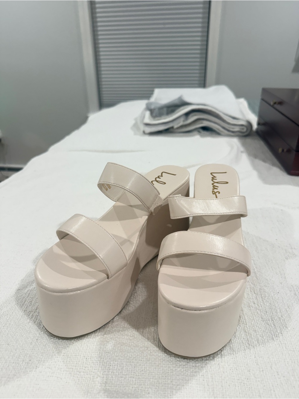 LULUS Cream Platform Slide Sandals
